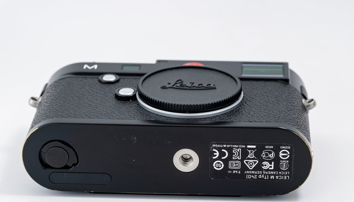 LEICA M (Typ 240) Rangefinder Camera Black Paint finish #10770 - Used
