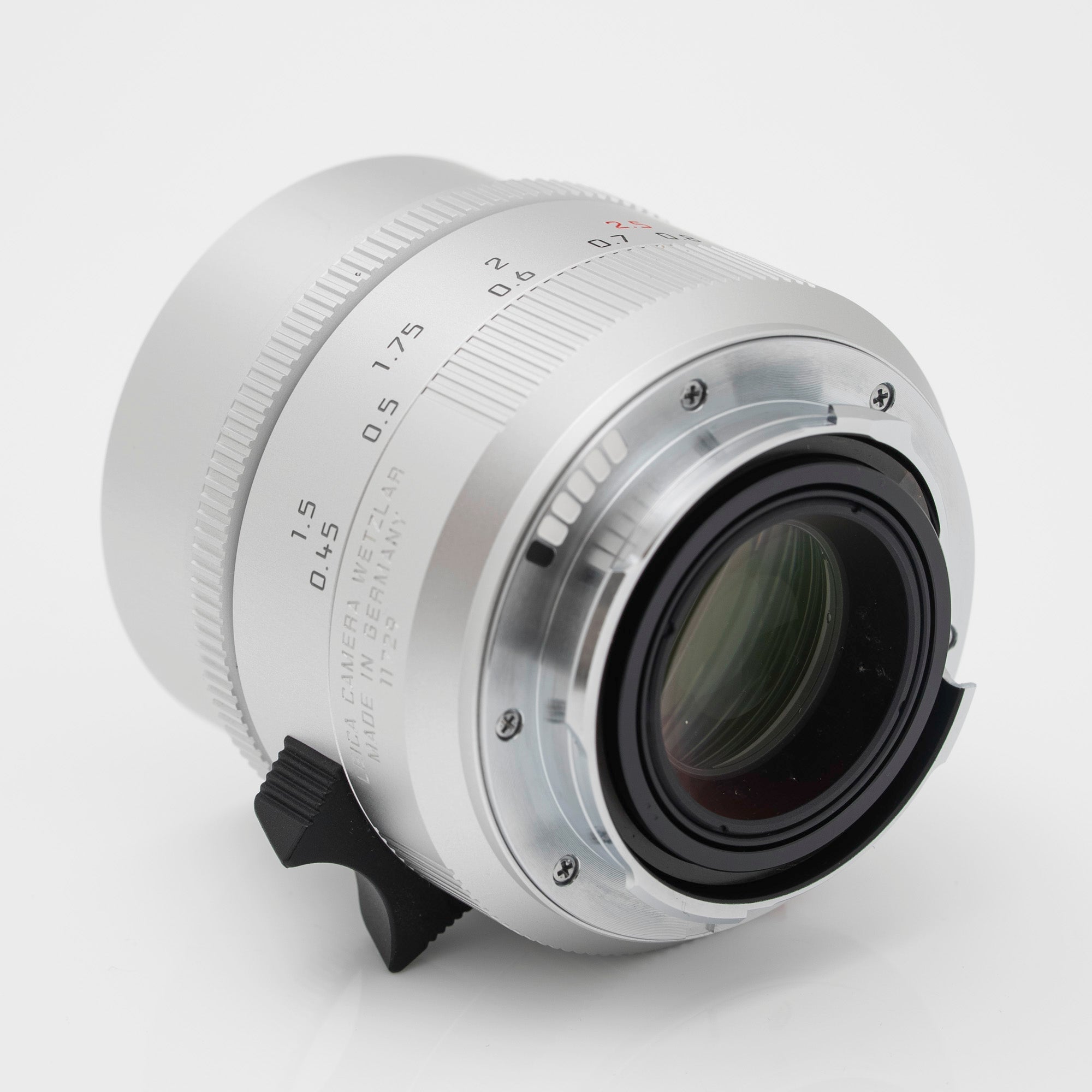 Leica Summilux-M 50mm f/1.4 ASPH. Silver #11729 (Pre-Owned)