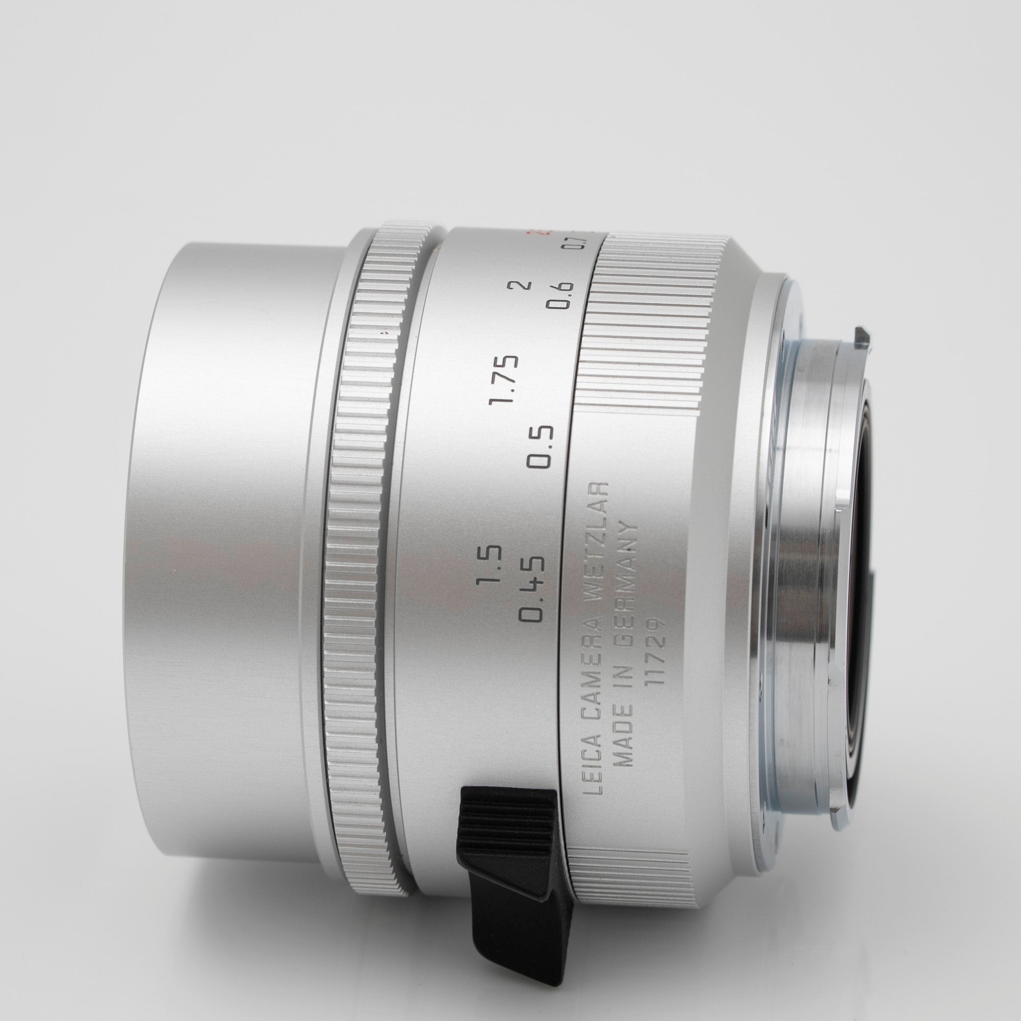 Leica Summilux-M 50mm f/1.4 ASPH. Silver #11729 (Pre-Owned)