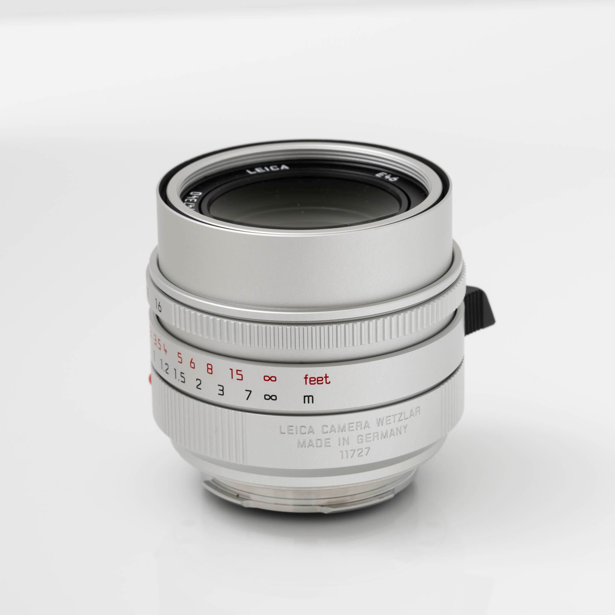 Leica Summilux-M 35mm f/1.4 ASPH Lens (Silver, 2022 Model) | MFR #11727