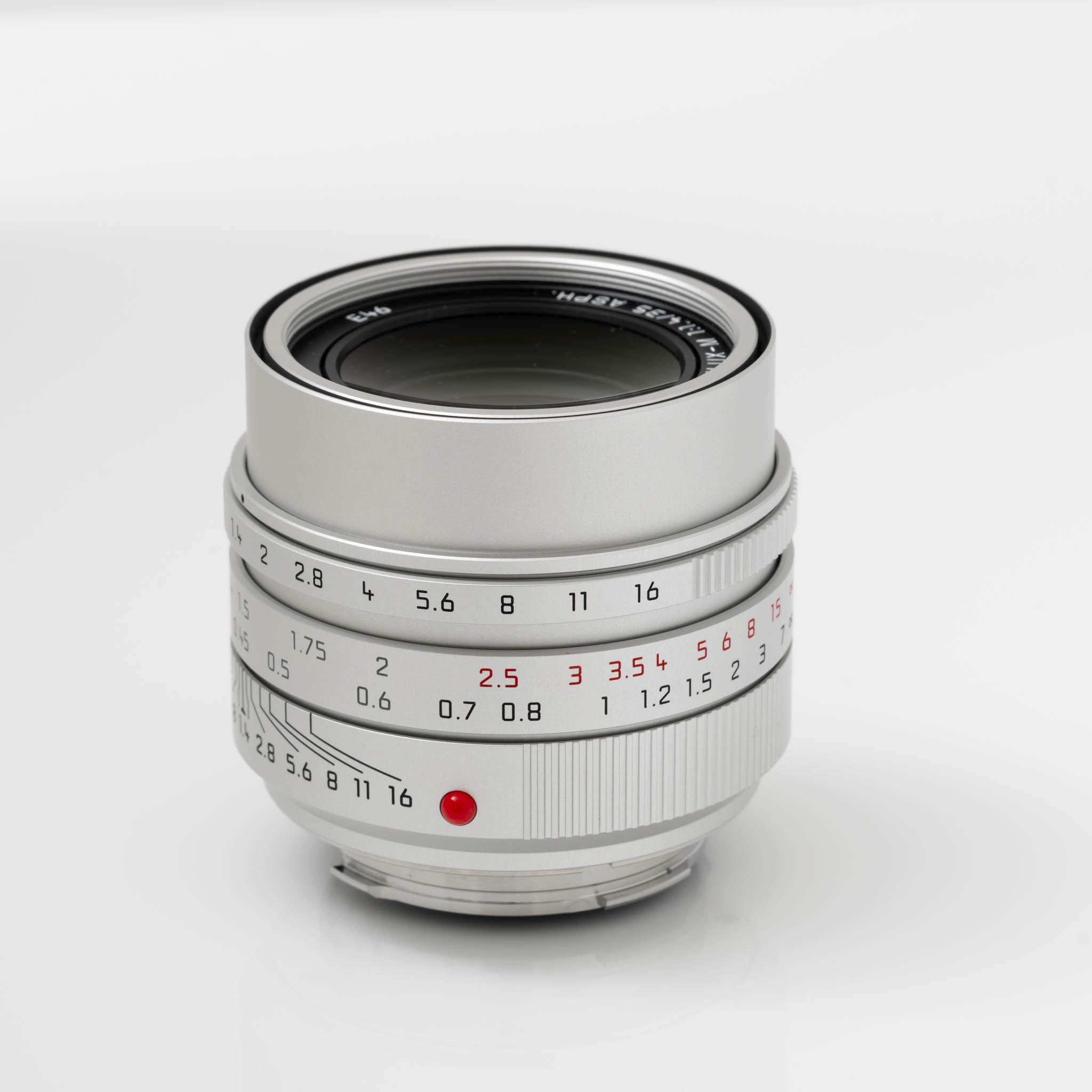 Leica Summilux-M 35mm f/1.4 ASPH Lens (Silver, 2022 Model) | MFR #11727