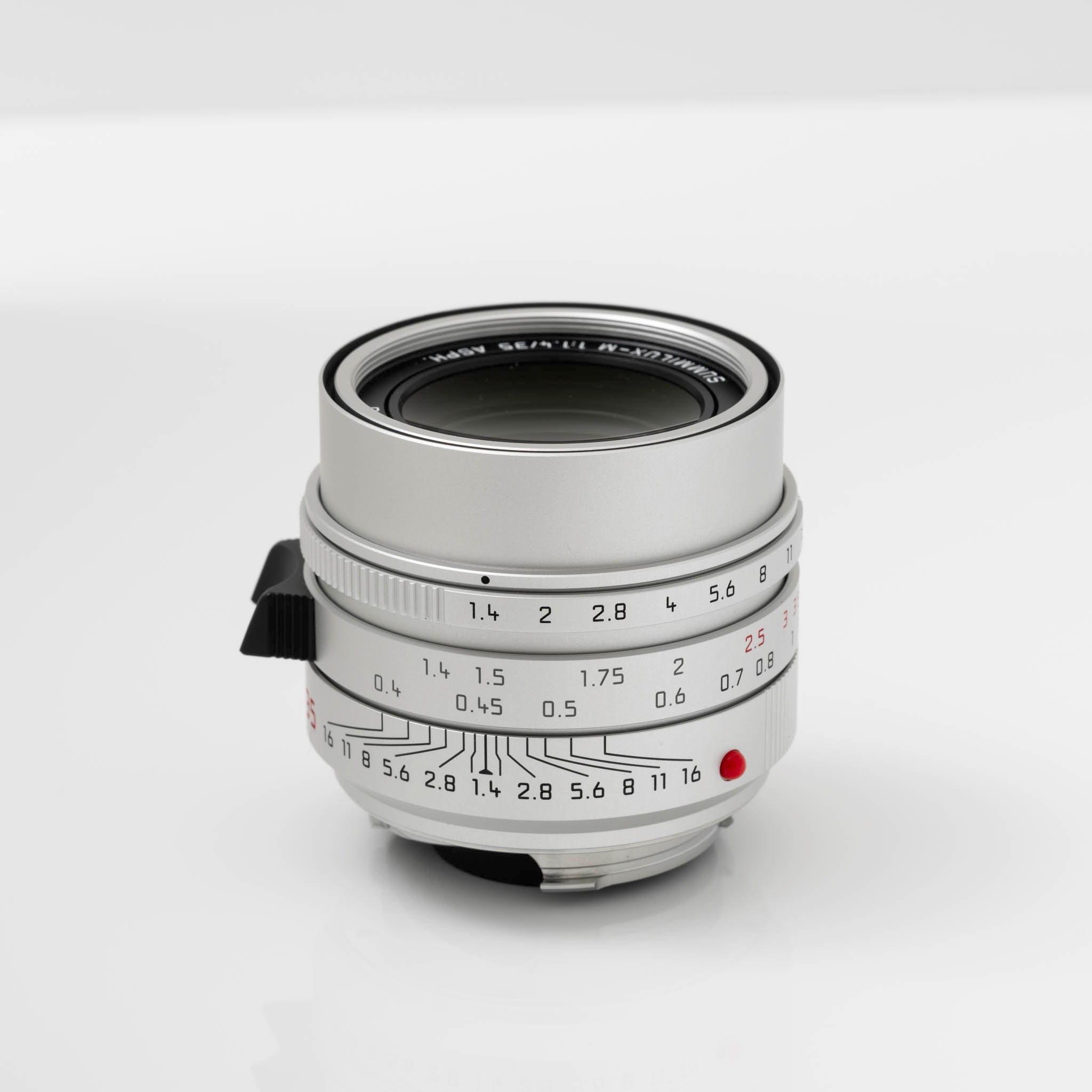 Leica Summilux-M 35mm f/1.4 ASPH Lens (Silver, 2022 Model) | MFR #11727