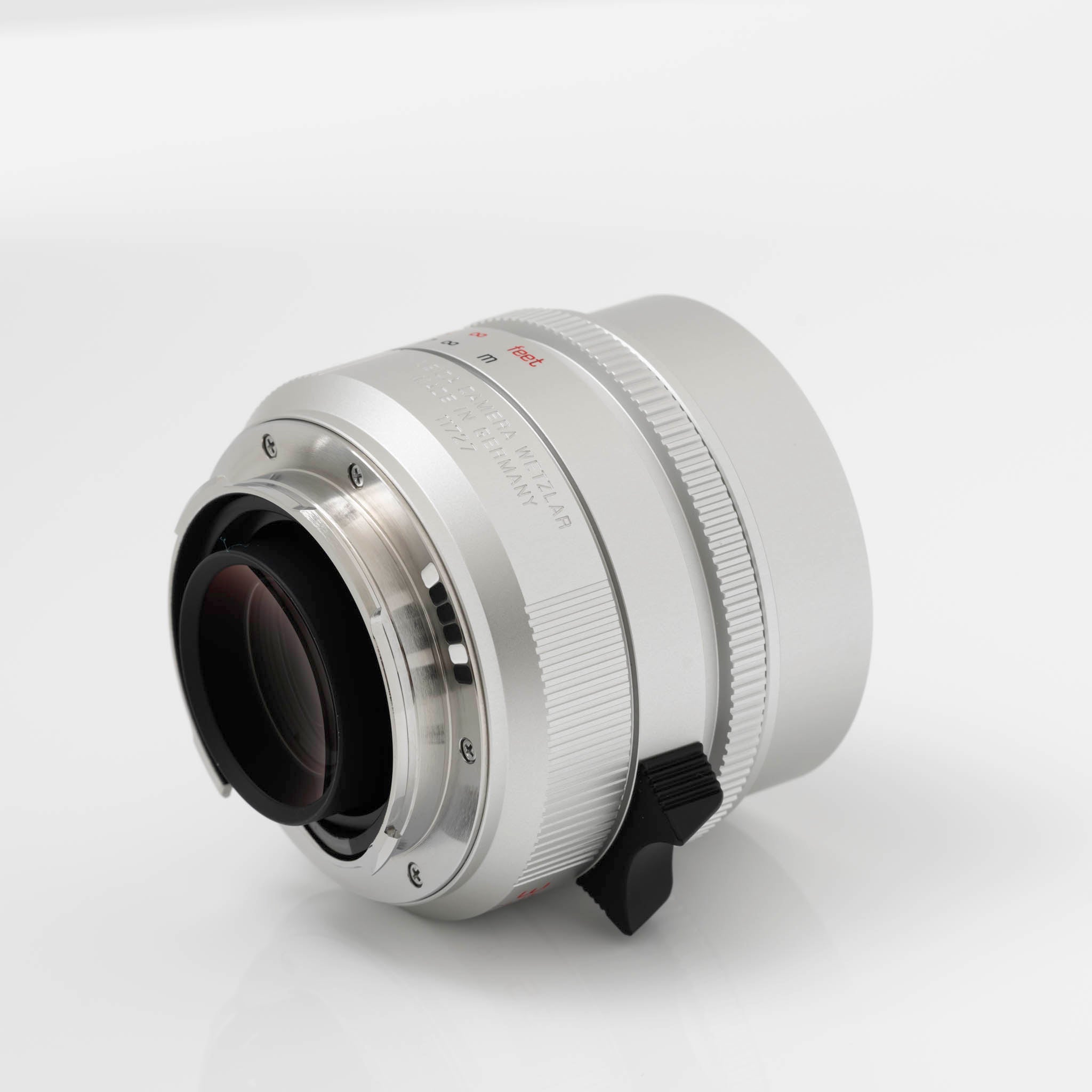 Leica Summilux-M 35mm f/1.4 ASPH Lens (Silver, 2022 Model) | MFR #11727