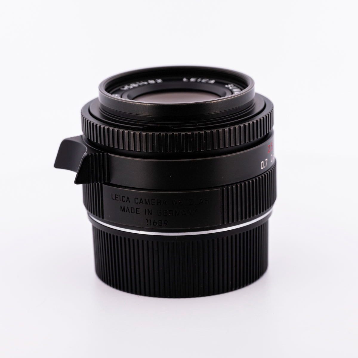 Leica Summicron-M 35mm f/2 ASPH. Lens (Black-Chrome Edition) #11689 (Pre-Owned)