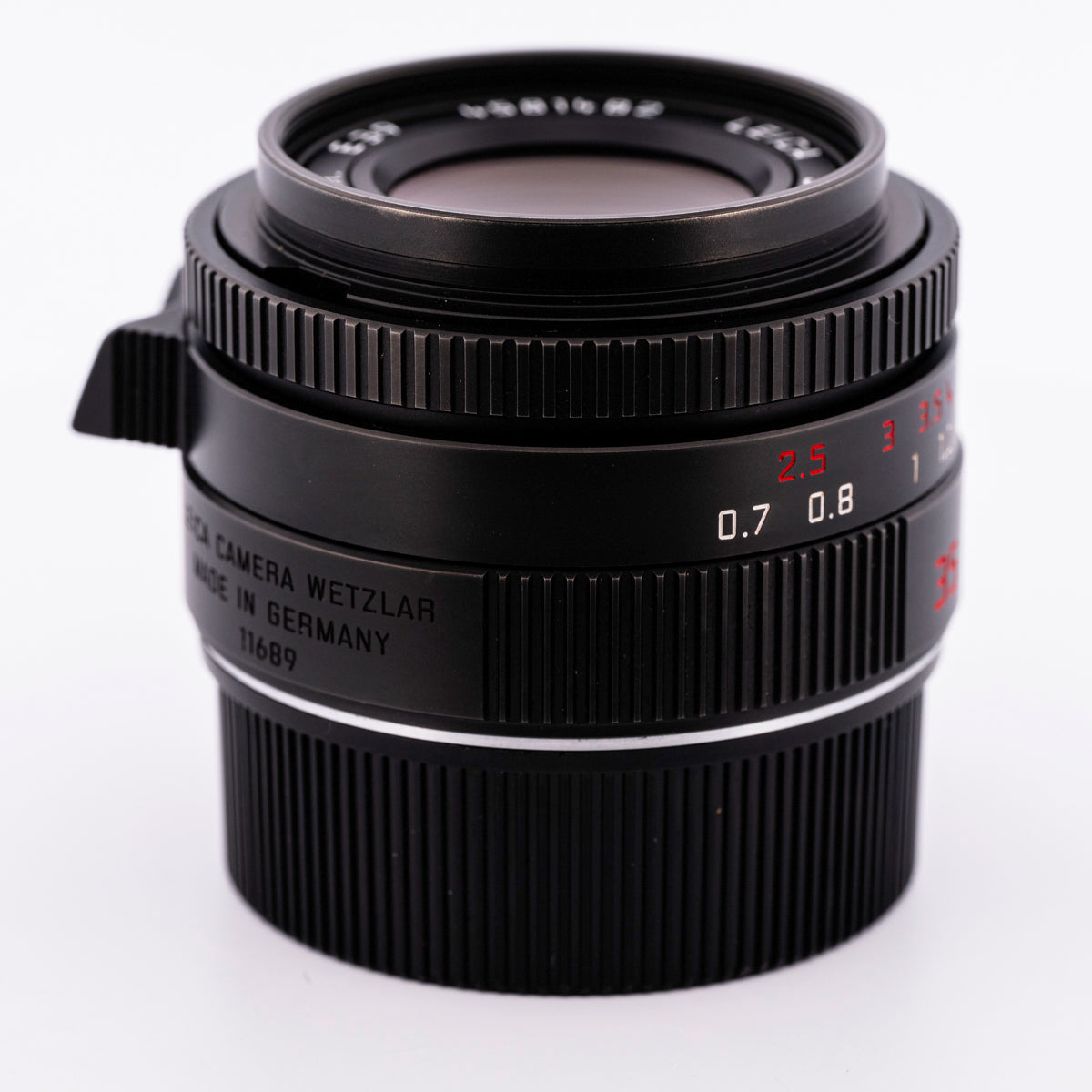 Leica Summicron-M 35mm f/2 ASPH. Lens (Black-Chrome Edition) #11689 (Pre-Owned)