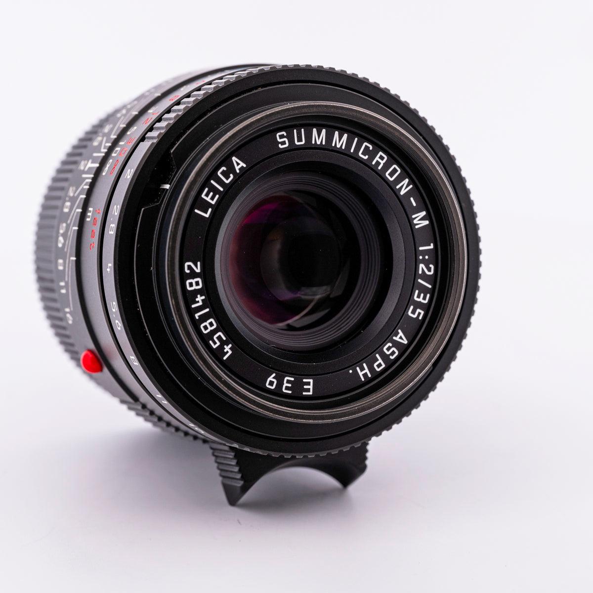 Leica Summicron-M 35mm f/2 ASPH. Lens (Black-Chrome Edition) #11689 (Pre-Owned)