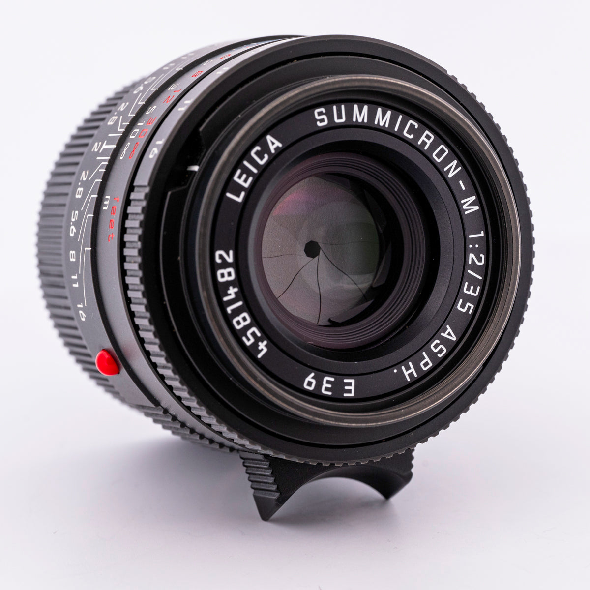 Leica Summicron-M 35mm f/2 ASPH. Lens (Black-Chrome Edition) #11689 (Pre-Owned)